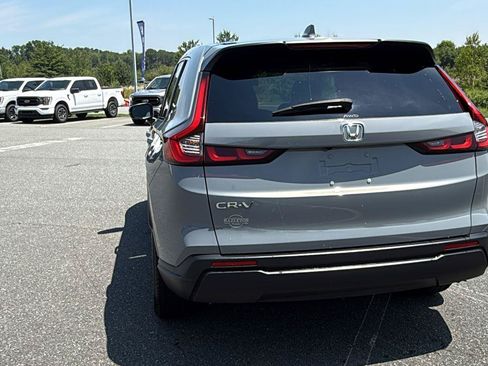 Used 2024 Honda CR-V EX image 8