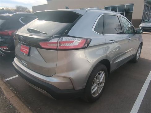 Used 2022 Ford Edge SEL w/ Convenience Package image 4