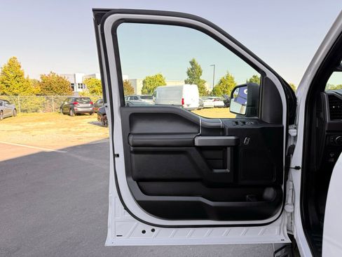 Used 2019 Ford F150 XLT w/ Equipment Group 302A Luxury AWD/4WD image 18