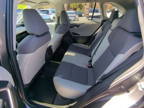 Used 2022 Toyota RAV4 XLE image 37