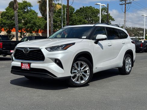 New 2026 Toyota Highlander Limited AWD/4WD image 2