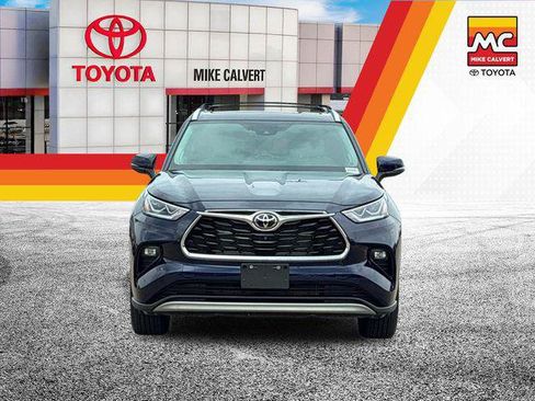 Certified 2026 Toyota Highlander Platinum AWD/4WD image 8