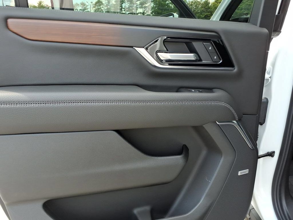 New 2026 GMC Yukon XL Denali w/ Advanced Technology Package AWD/4WD image 17