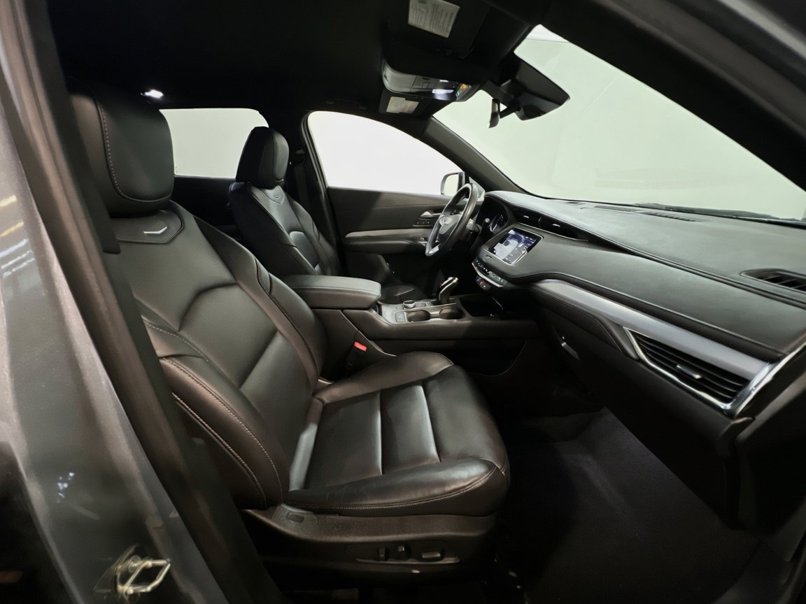 Used 2023 Cadillac XT4 Premium Luxury FWD image 20