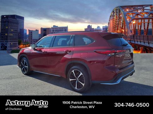 Used 2022 Toyota Highlander XSE image 5