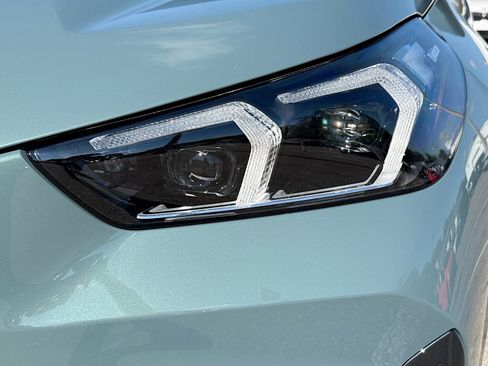 Used 2025 BMW X1 xDrive28i w/ Technology Package image 9