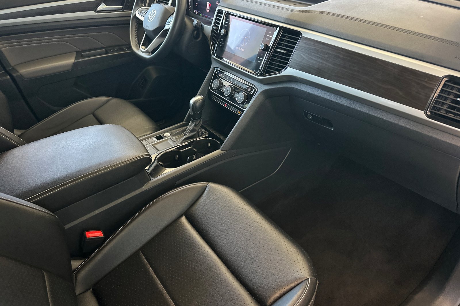 Used 2022 Volkswagen Atlas SE FWD image 17