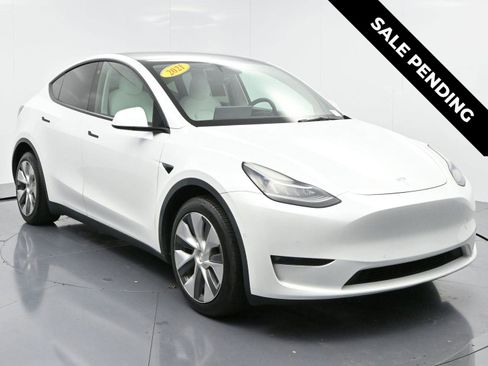Used 2021 Tesla Model Y Long Range image 1