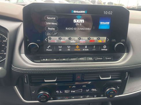 Used 2021 Nissan Rogue SL w/ Premium Package image 9