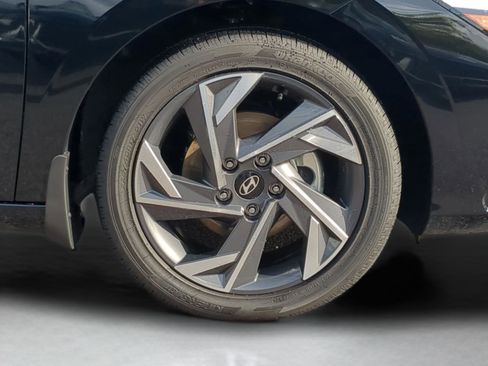 New 2025 Hyundai Elantra Limited FWD image 28