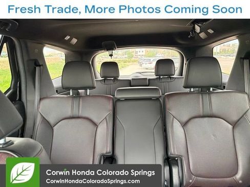 Used 2025 Honda Pilot Black Edition image 11