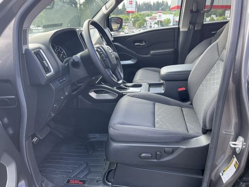 Used 2025 Nissan Frontier SV AWD/4WD image 12