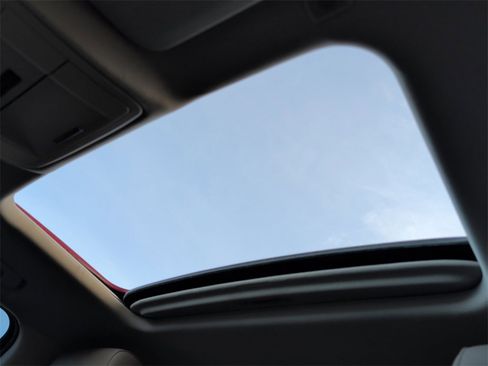 Used 2018 GMC Sierra 1500 SLT w/ SLT Premium Package image 19