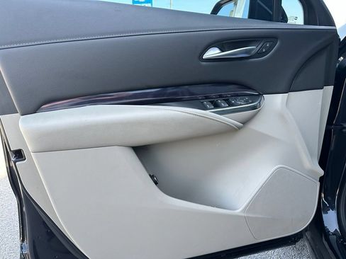 Used 2022 Cadillac XT4 Luxury w/ Cold Weather Package FWD image 26