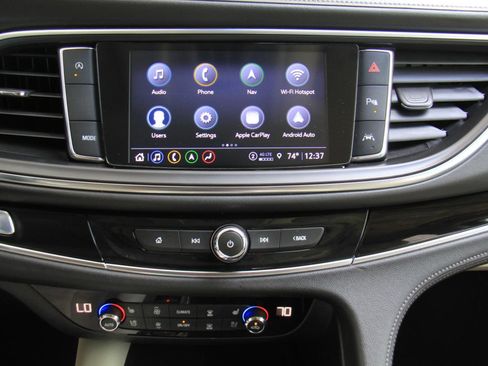 Used 2023 Buick Enclave Avenir w/ Avenir Technology Package FWD image 16