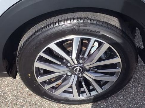 Used 2024 Nissan Kicks SV image 11