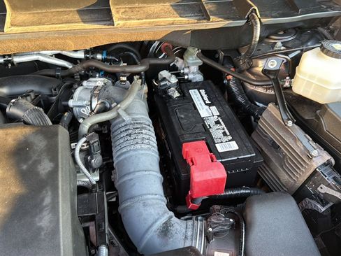 Used 2022 Toyota Highlander XLE FWD image 37