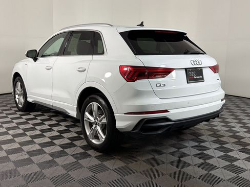 Used 2023 Audi Q3 2.0T Premium w/ Convenience Package AWD/4WD image 2