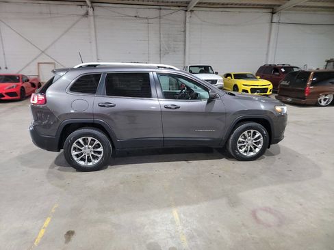 Used 2019 Jeep Cherokee Latitude Plus w/ Cold Weather Group image 15