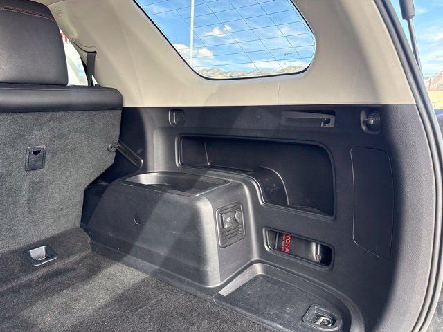 Used 2021 Toyota 4Runner TRD Off-Road Premium w/ Moonroof Package AWD/4WD image 25