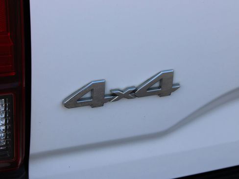 Used 2019 Toyota Tacoma SR w/ SR Convenience Package image 14