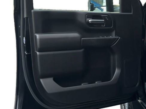 Used 2020 Chevrolet Silverado 2500 Custom w/ Custom Value Package image 14