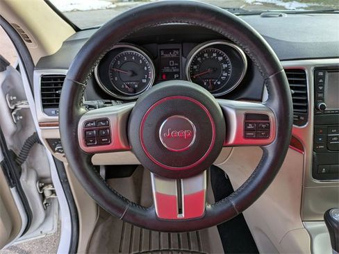 Used 2013 Jeep Grand Cherokee Limited w/ Trailer Tow Group image 18