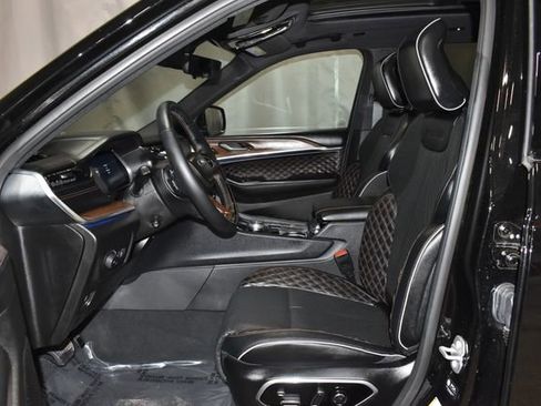 Used 2025 Jeep Grand Cherokee Summit w/ Adv Protech Group IV image 12