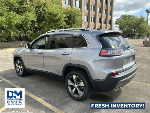 Used 2019 Jeep Cherokee Limited w/ Technology Group image 4