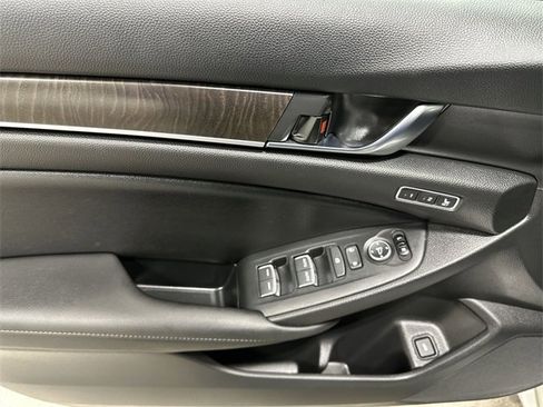 Used 2021 Honda Accord EX-L image 17