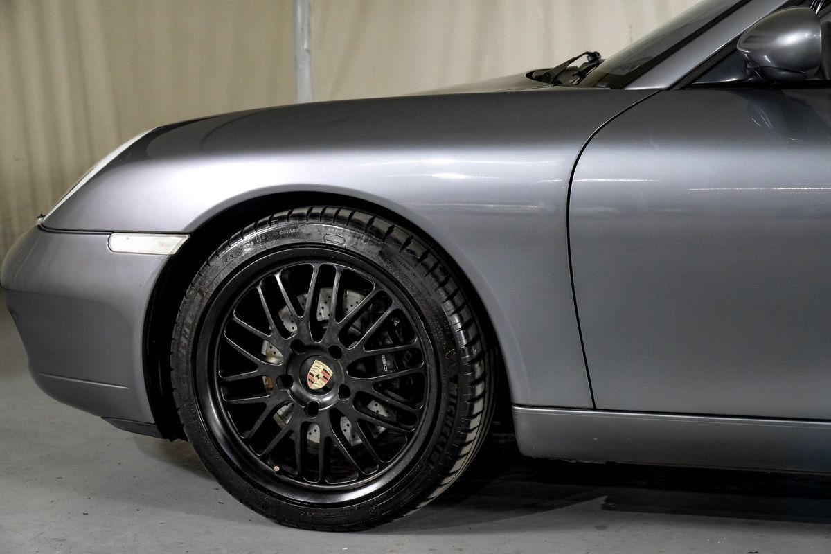 Used 2001 Porsche 911 Carrera RWD image 12