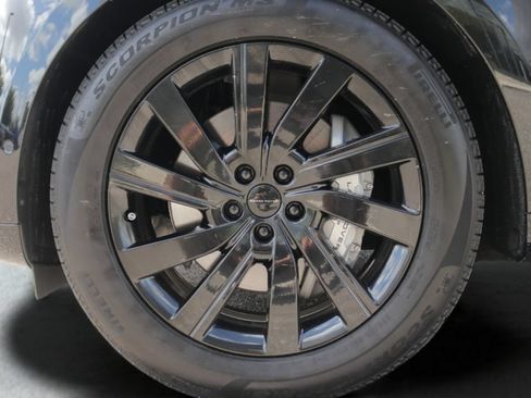 Used 2026 Land Rover Range Rover Long Wheelbase SE AWD/4WD image 27