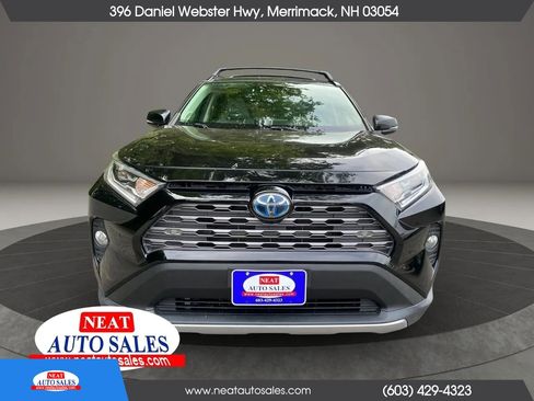 Used 2019 Toyota RAV4 Limited AWD/4WD image 3
