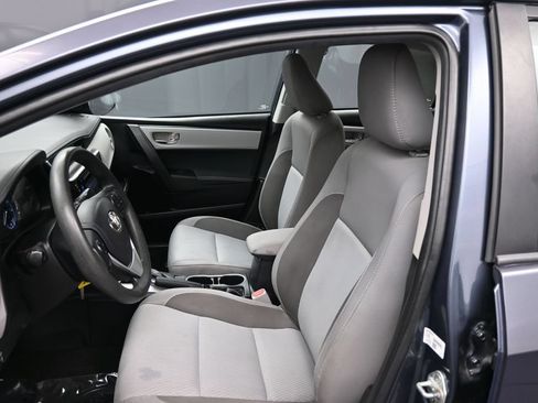 Used 2018 Toyota Corolla LE w/ Body Protection Package FWD image 18