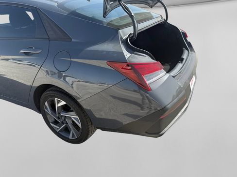 Used 2025 Hyundai Elantra Sport FWD image 14