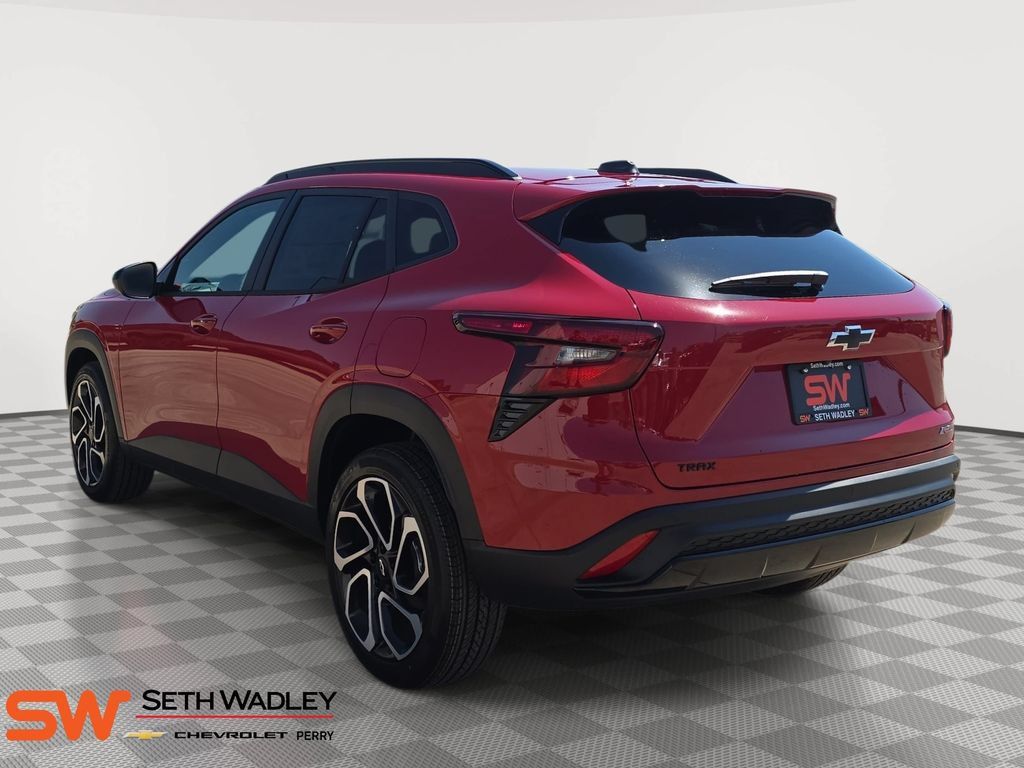 New 2026 Chevrolet Trax RS w/ Sunroof Package FWD image 5