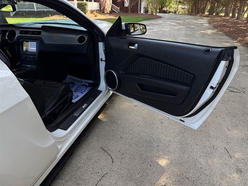 Used 2013 Ford Mustang Shelby GT500 RWD image 49