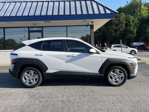 Used 2026 Hyundai Kona SE FWD image 8