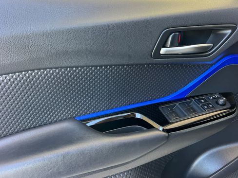 Certified 2020 Toyota C-HR XLE FWD image 12