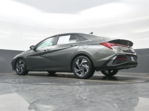 Certified 2025 Hyundai Elantra SEL image 27