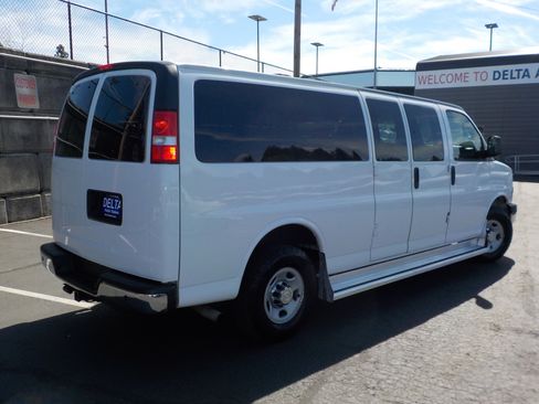 Used 2017 Chevrolet Express 3500 LT w/ LT Preferred Equipment Group RWD image 6
