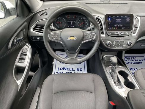 Used 2024 Chevrolet Malibu LT FWD image 11