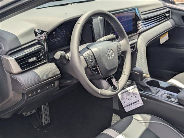 Used 2025 Toyota Camry SE FWD image 3