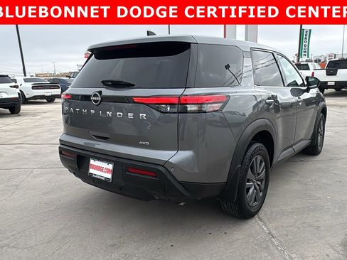 Used 2023 Nissan Pathfinder S image 5