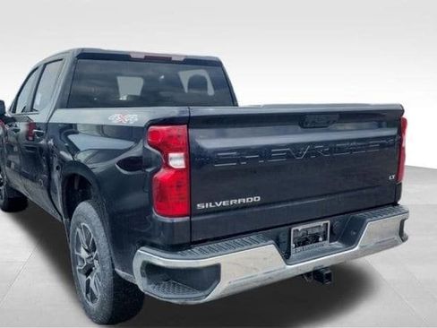 Used 2023 Chevrolet Silverado 1500 LT AWD/4WD image 3