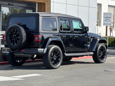 Used 2023 Jeep Wrangler Unlimited Sahara w/ Cold Weather Group AWD/4WD image 2