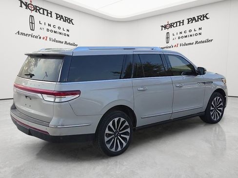 Used 2024 Lincoln Navigator L Reserve AWD/4WD image 5