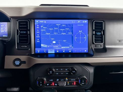 Used 2022 Ford Bronco Wildtrak AWD/4WD image 25