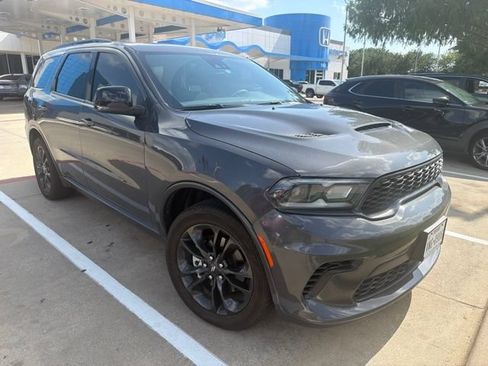 Used 2024 Dodge Durango GT RWD image 3