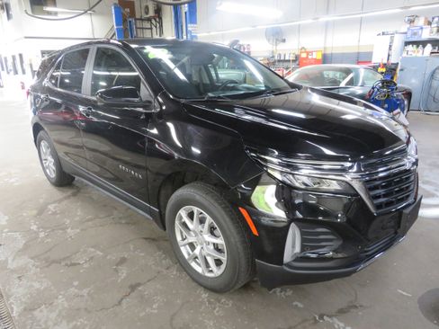 Used 2022 Chevrolet Equinox LT image 1